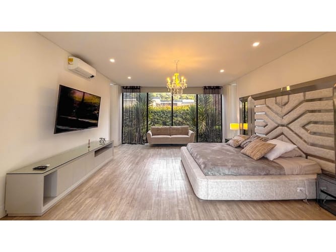 Casa de 5 alcobas en venta en Llano Grande, Rionegro, 879 m² · foto 16 de 24