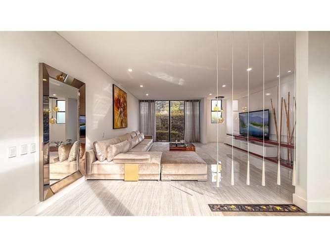 Casa de 5 alcobas en venta en Llano Grande, Rionegro, 879 m² · foto 18 de 24