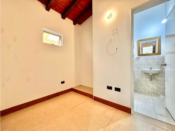 Casa de 5 alcobas en venta en Llano Grande, Rionegro, 300 m² · foto 12 de 24