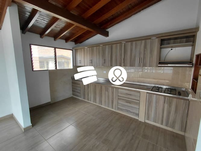 Casa de 4 alcobas en venta en Centro, Itagüí, 170 m² · foto 2 de 12