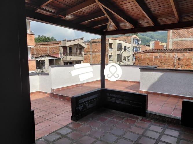 Casa de 4 alcobas en venta en Centro, Itagüí, 170 m² · foto 7 de 12