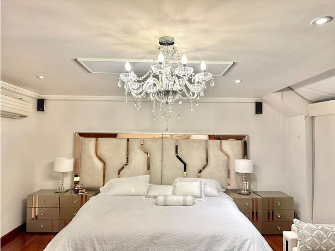 Apartamento de 4 alcobas en venta en Los Rosales, Bogotá, 412 m² · foto 20 de 24