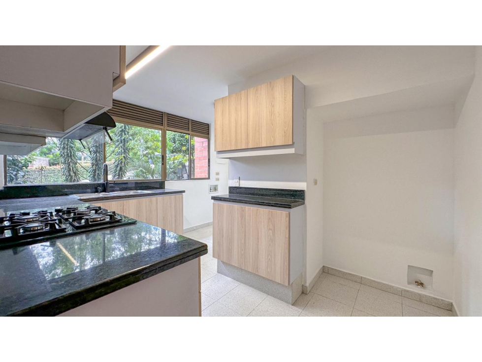 Apartamento en venta en El Poblado, Medellín · foto 11 de 24