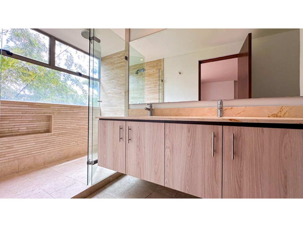 Apartamento en venta en El Poblado, Medellín · foto 12 de 24