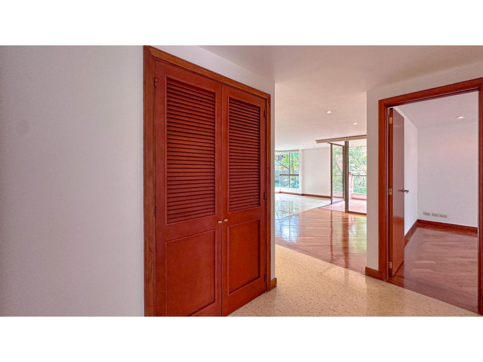 Apartamento en venta en El Poblado, Medellín · foto 18 de 24