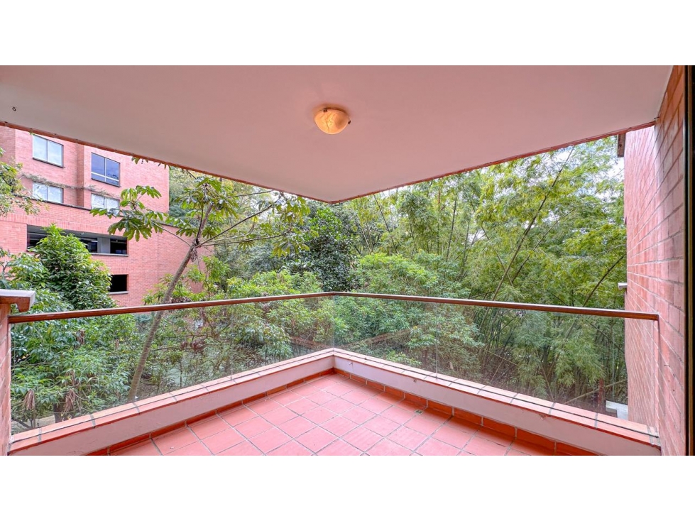 Apartamento en venta en El Poblado, Medellín · foto 21 de 24