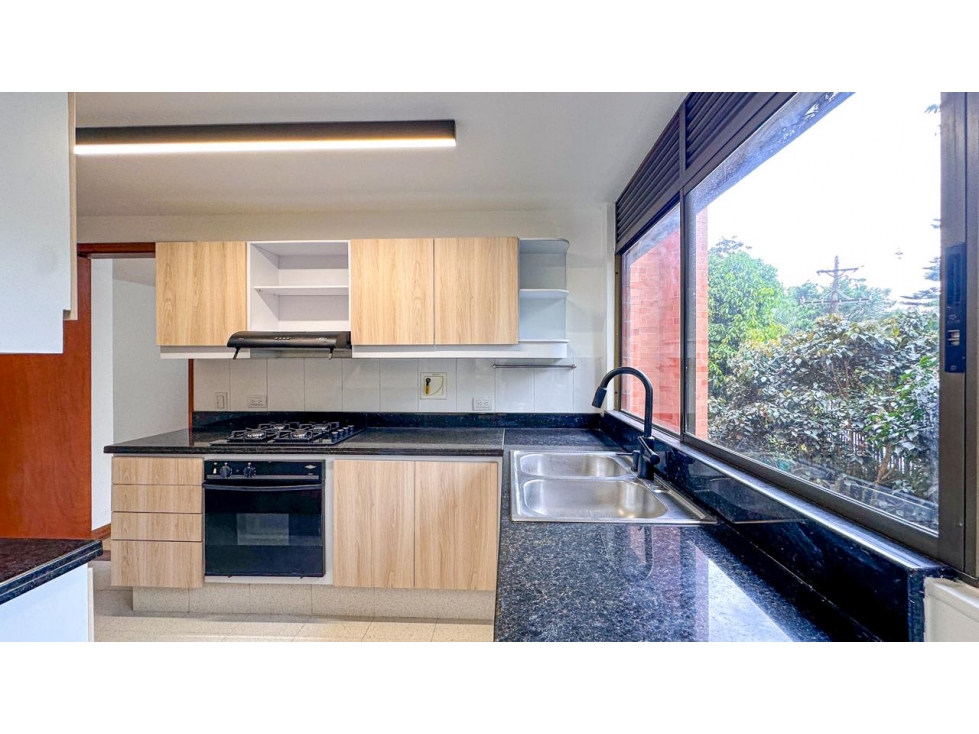Apartamento en venta en El Poblado, Medellín · foto 23 de 24