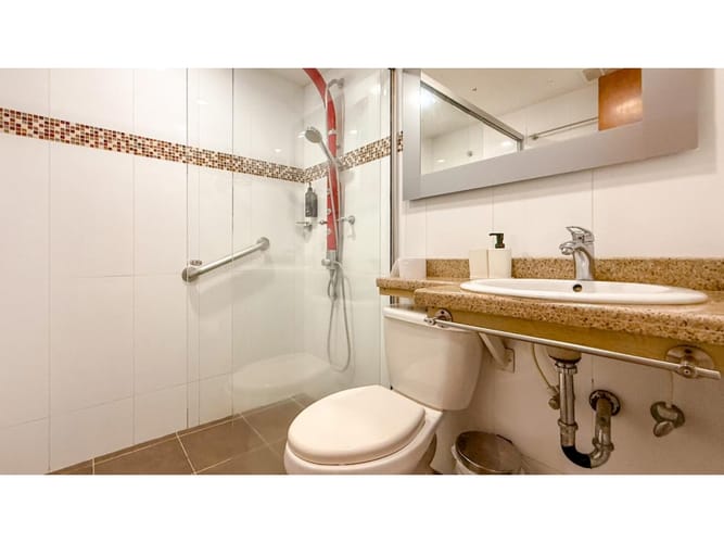 Edificio en venta en El Poblado, Medellín, 1134 m² · foto 13 de 24