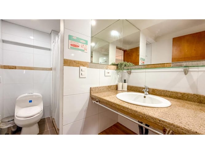 Edificio en venta en El Poblado, Medellín, 1134 m² · foto 19 de 24