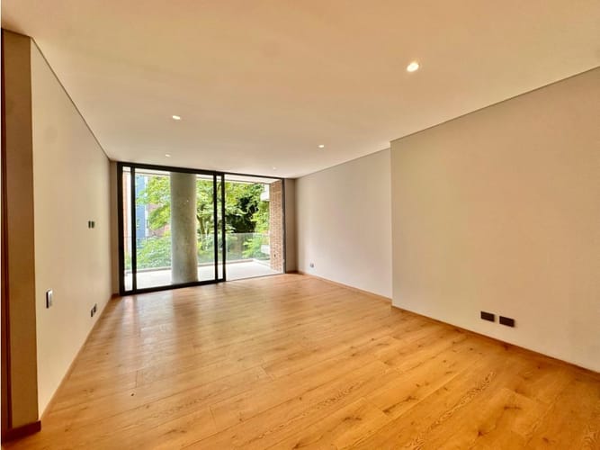 Apartaestudio en venta en Lalinde, Medellín, 90 m² · foto 2 de 24