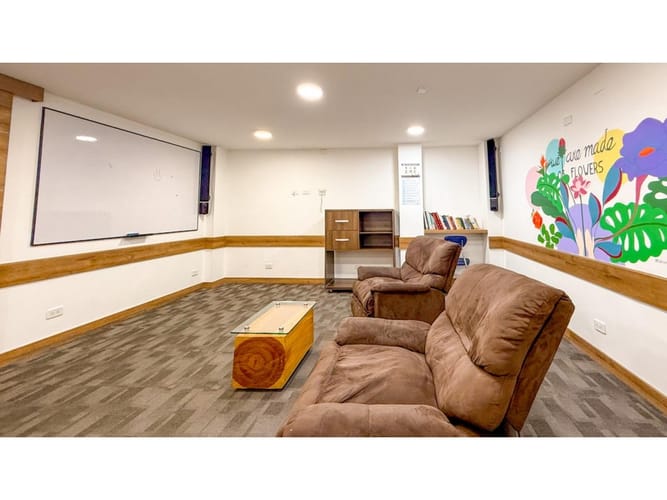 Edificio en venta en El Poblado, Medellín, 1134 m² · foto 24 de 24