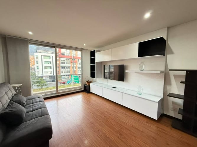 Apartamento de 1 alcoba en arriendo en Santa Barbara Central, Bogotá, 64 m² · foto 3 de 23