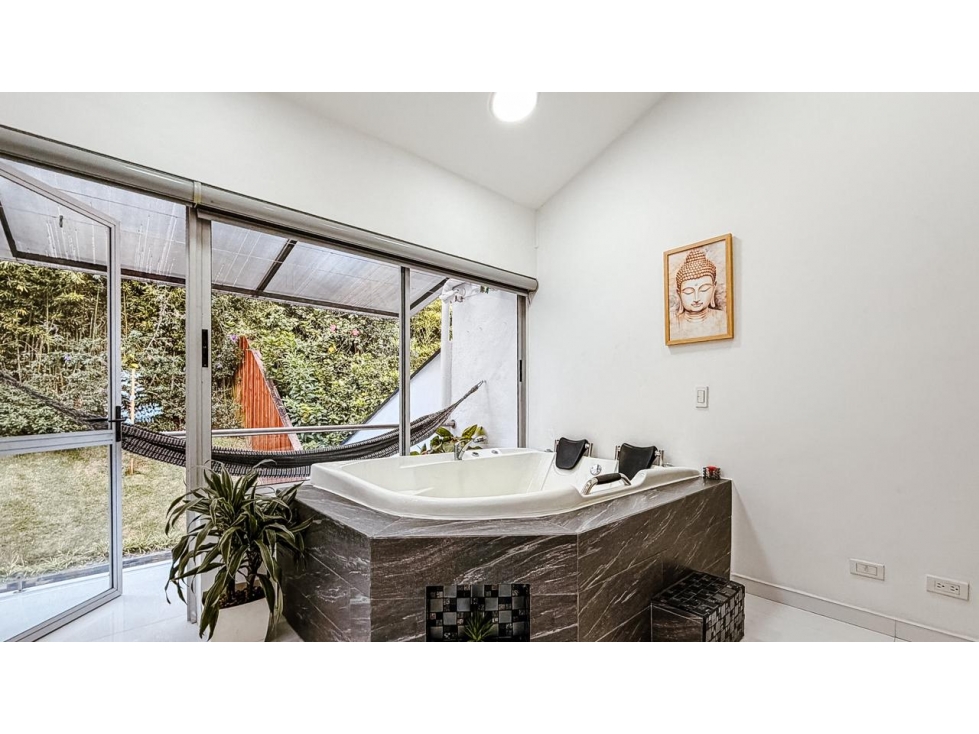 Casa en arriendo en El Poblado, Medellín · foto 6 de 24