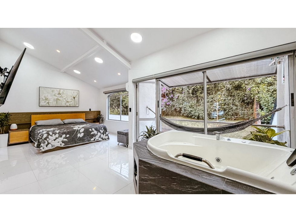 Casa en arriendo en El Poblado, Medellín · foto 11 de 24