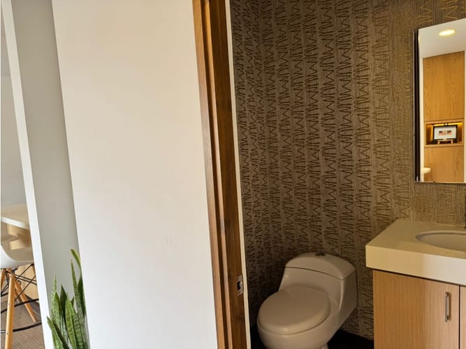 Apartamento de 2 alcobas en arriendo en El Poblado, Medellín, 129 m² · foto 5 de 15