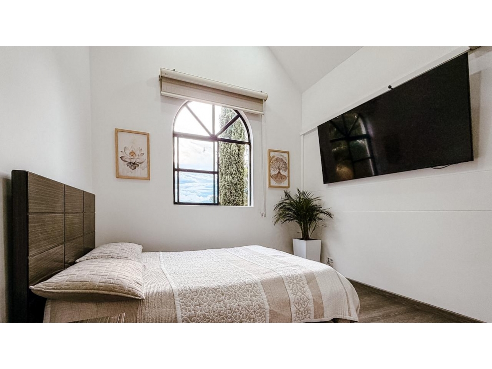 Casa en arriendo en El Poblado, Medellín · foto 14 de 24