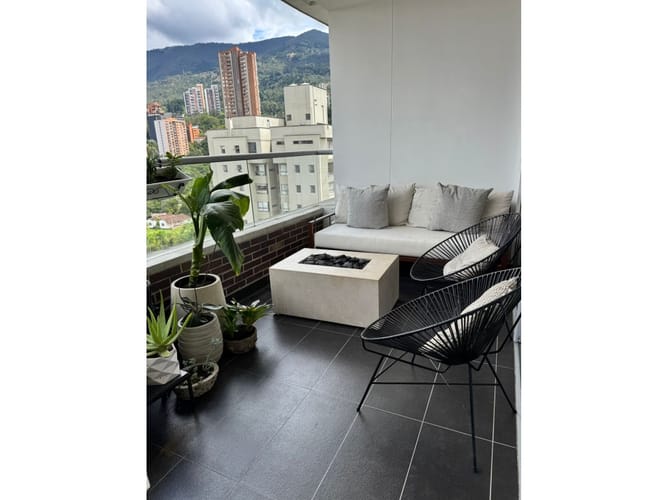 Apartamento de 2 alcobas en arriendo en El Poblado, Medellín, 129 m² · foto 13 de 15