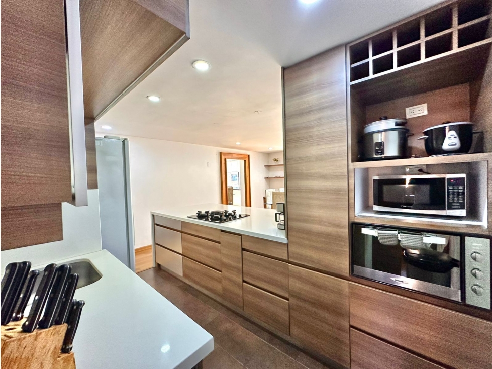 Apartamento en arriendo en El Poblado, Medellín · foto 9 de 24