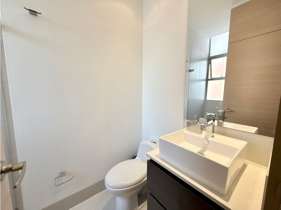 Apartamento en arriendo en El Poblado, Medellín · foto 5 de 24