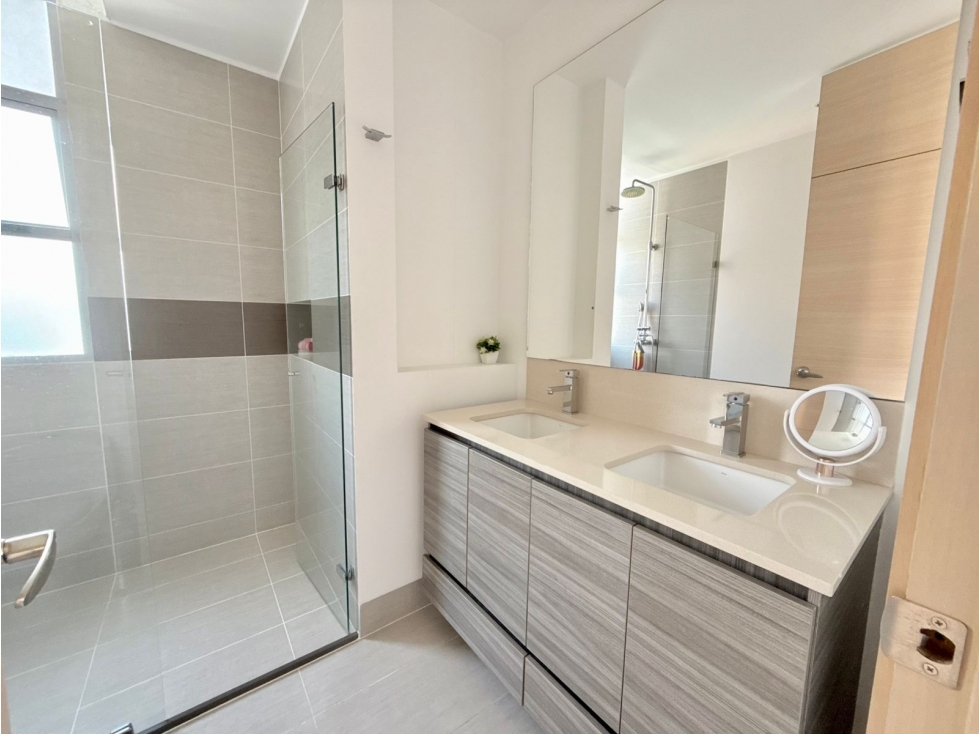 Apartamento en arriendo en El Poblado, Medellín · foto 23 de 24