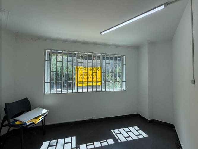 Oficina en arriendo en Conquistadores, Medellín, 43 m² · foto 3 de 10