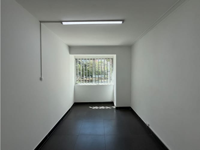 Oficina en arriendo en Conquistadores, Medellín, 43 m² · foto 10 de 10