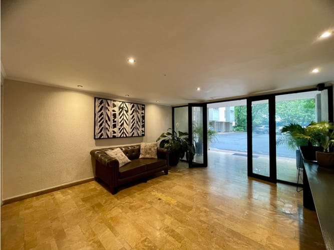 Apartamento de 3 alcobas en arriendo en El Poblado, Medellín, 158 m² · foto 2 de 24