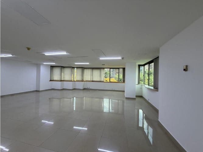 Oficina en arriendo en La Aguacatala, Medellín, 97 m² · foto 7 de 16
