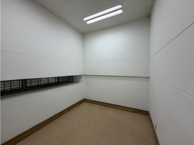 Oficina en arriendo en La Aguacatala, Medellín, 97 m² · foto 14 de 16