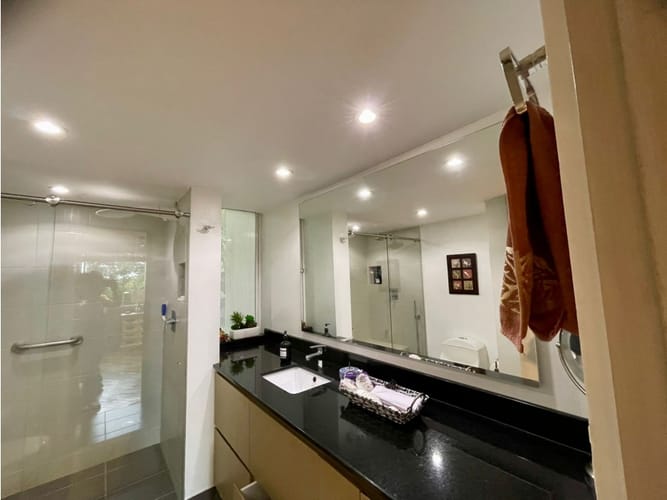 Apartamento de 3 alcobas en arriendo en El Poblado, Medellín, 158 m² · foto 13 de 24