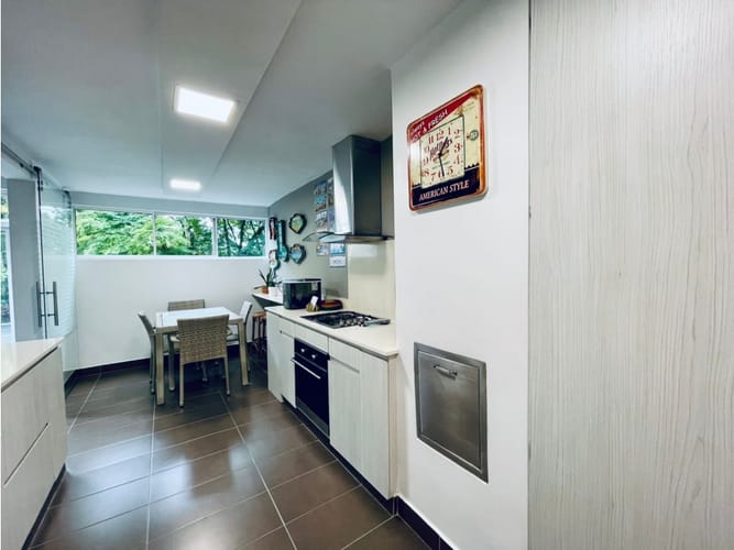 Apartamento de 3 alcobas en arriendo en El Poblado, Medellín, 158 m² · foto 15 de 24