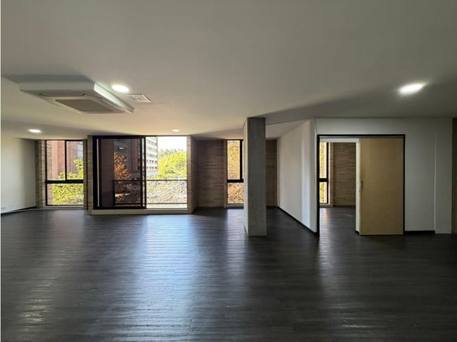 Oficina en arriendo en Lalinde, Medellín, 108 m² · foto 2 de 18