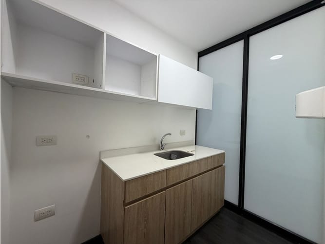 Oficina en arriendo en Lalinde, Medellín, 108 m² · foto 4 de 18