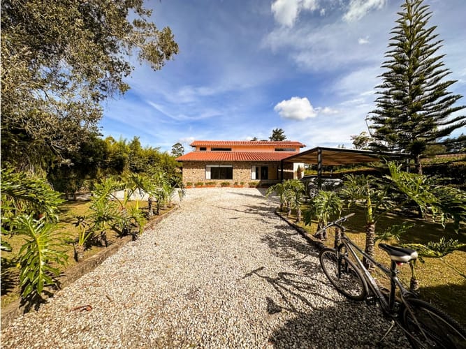 Casa de 4 alcobas en venta en Llano Grande, Rionegro, 267 m² · foto 4 de 24