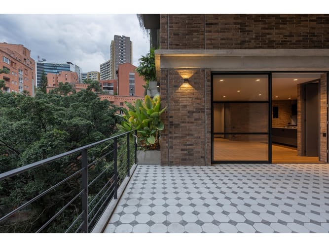 Apartamento de 2 alcobas en venta en El Poblado, Medellín, 120 m² · foto 4 de 18
