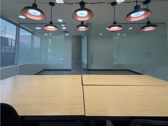 Oficina en arriendo en El Poblado, Medellín, 60 m² · foto 3 de 11