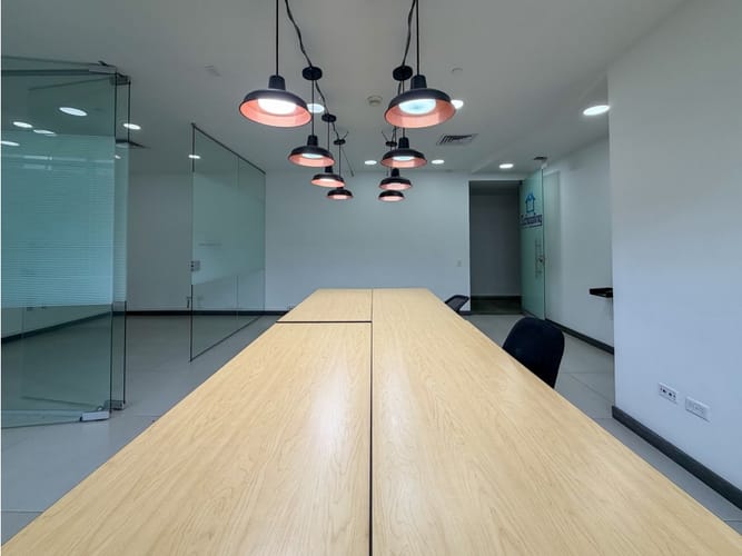 Oficina en arriendo en El Poblado, Medellín, 60 m² · foto 6 de 11