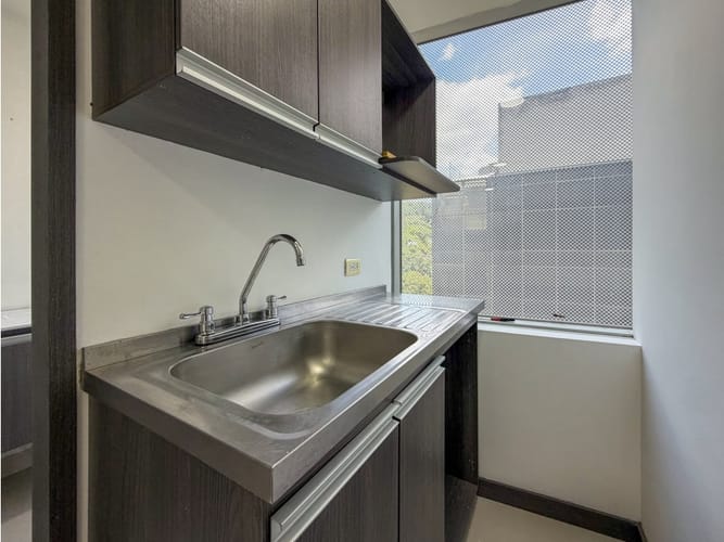 Oficina en arriendo en El Poblado, Medellín, 60 m² · foto 9 de 11
