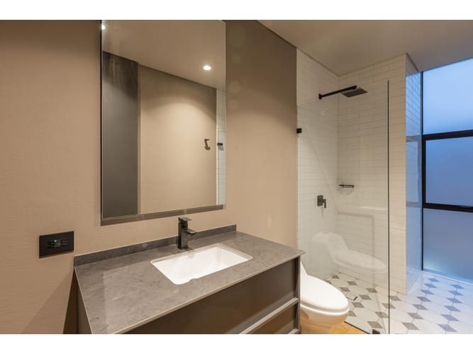 Apartamento de 2 alcobas en venta en El Poblado, Medellín, 120 m² · foto 16 de 18