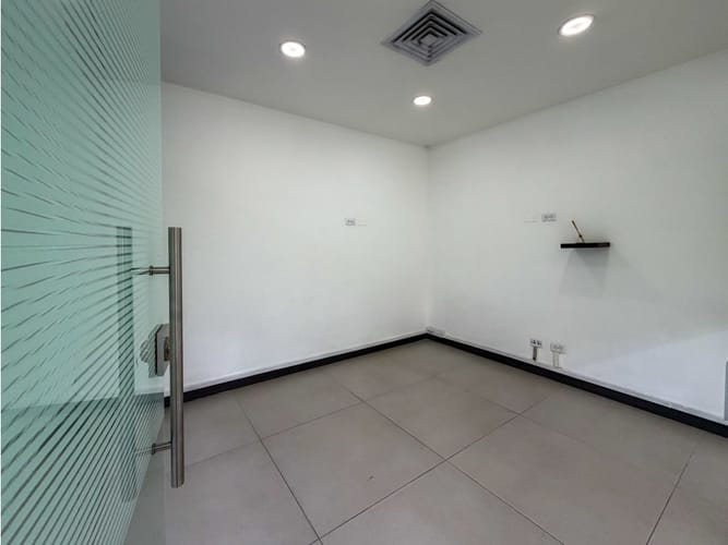 Oficina en arriendo en El Poblado, Medellín, 60 m² · foto 11 de 11