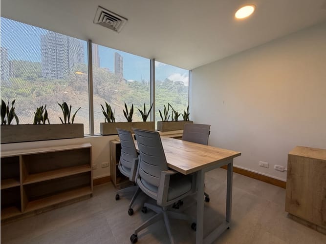 Oficina en arriendo en El Poblado, Medellín, 60 m² · foto 3 de 9