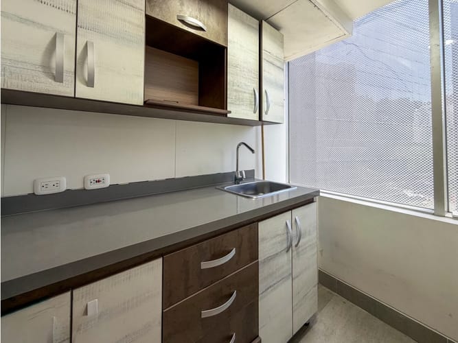 Oficina en arriendo en El Poblado, Medellín, 60 m² · foto 5 de 9