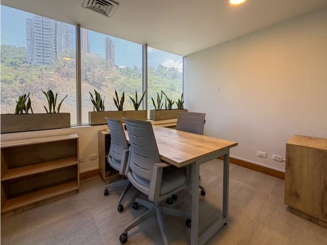Oficina en arriendo en El Poblado, Medellín, 60 m² · foto 8 de 9