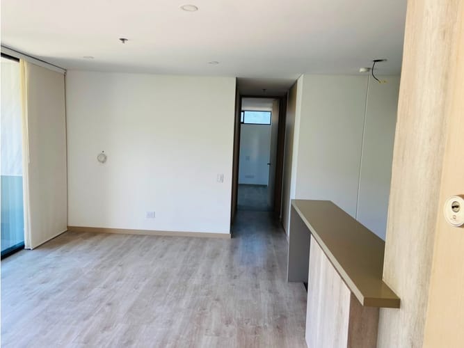 Apartaestudio en venta en El Poblado, Medellín, 79 m² · foto 8 de 13