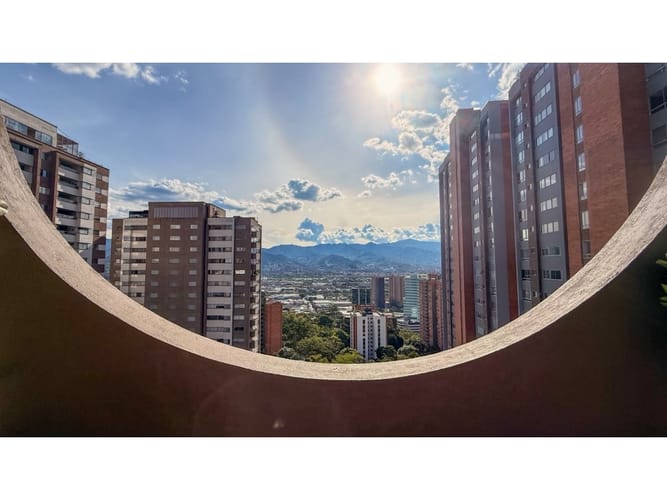 Apartamento de 2 alcobas en venta en Castropol, Medellín, 101 m² · foto 12 de 24