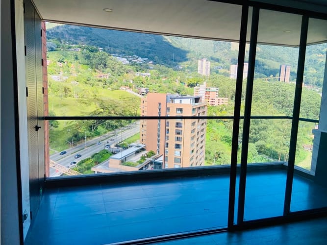 Apartaestudio en venta en El Poblado, Medellín, 79 m² · foto 10 de 13