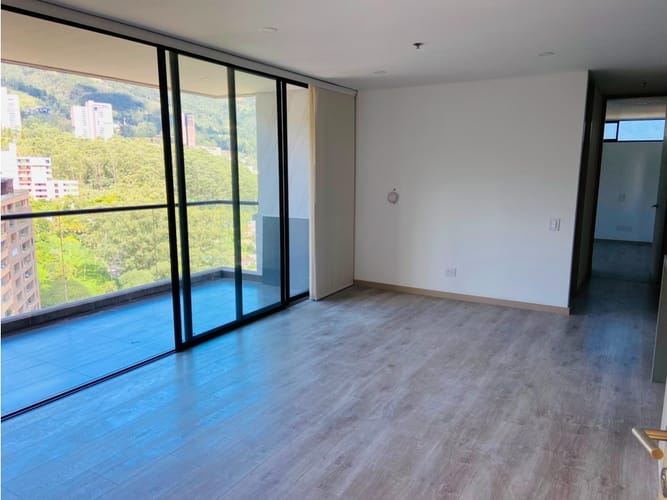 Apartaestudio en venta en El Poblado, Medellín, 79 m² · foto 11 de 13