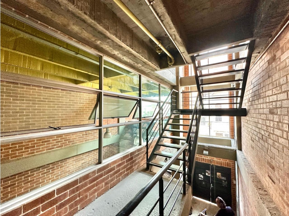 Building in Camino Verde (760 m²) for Sale - 3