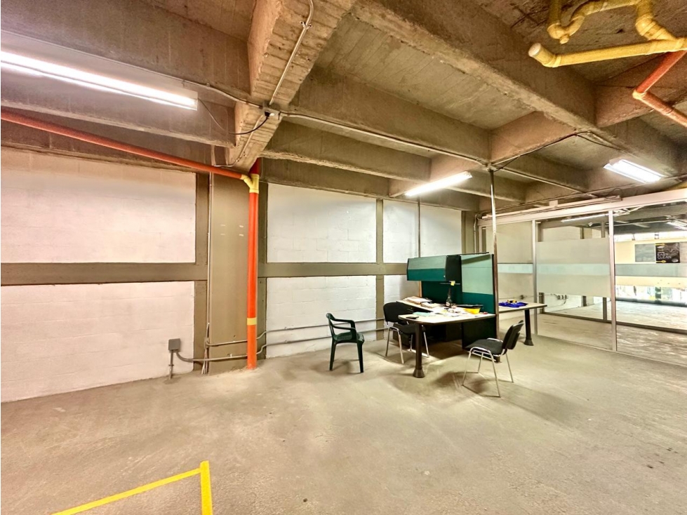 Building in Camino Verde (760 m²) for Sale - 4