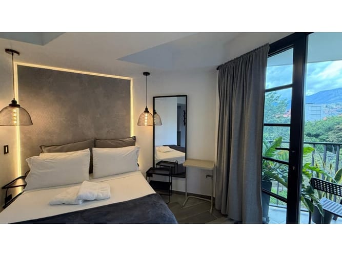 Apartaestudio en venta en Conquistadores, Medellín, 28 m² · foto 2 de 14